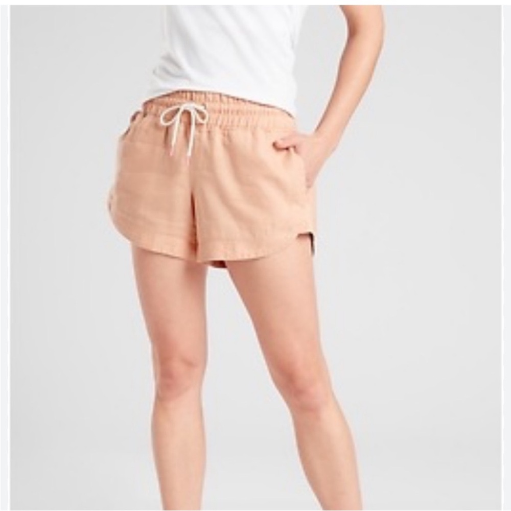 Athleta Peach/Tan Athletic Shorts